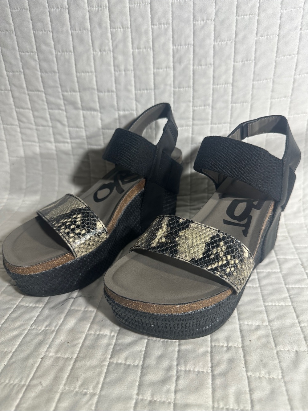 OTBT Bushnell wedge sandals in black snakeskin